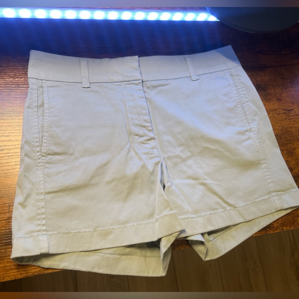 J.Crew Women’s Size 4 Sage Green Chino Shorts Classic Preppy Casual